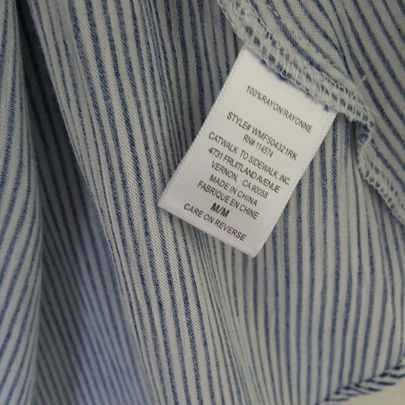 $30⬇️ RO& DE striped button down shirt - Picture 5 of 5